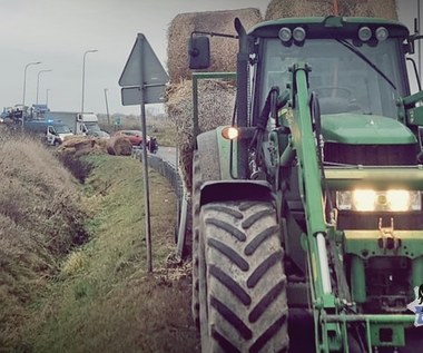 Źle zabezpieczył ładunek. To go kosztowało sporo siana