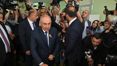 Zliczono tylko część głosów w Armenii. Premier już ogłosił zwycięstwo