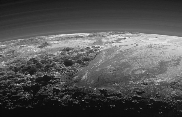 Zliżenie na fragment powierzchni Plutona / NASA/JHUAPL/SwRI /materiały prasowe