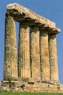 Żłobkowanie, kolumny przypuszczalnej świątyni Hery, koniec VI w. Lukania, Włochy /Encyklopedia Internautica
