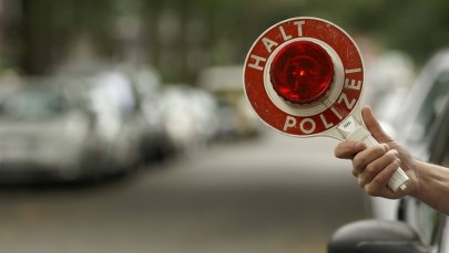 Złodziej samochodowy do miejscowych: Którędy najszybciej do Polski?