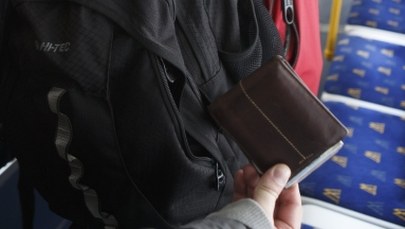 Złodzieje i włamywacze wykorzystują przedświąteczną gorączkę