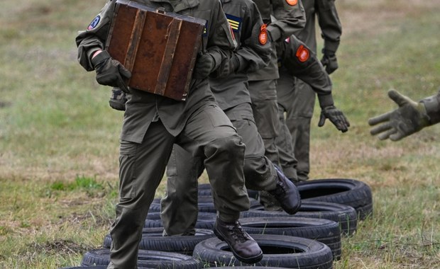 Zlot klas mundurowych w Środzie Wielkopolskiej. Czy młodzież chętnie wybiera taki profil?