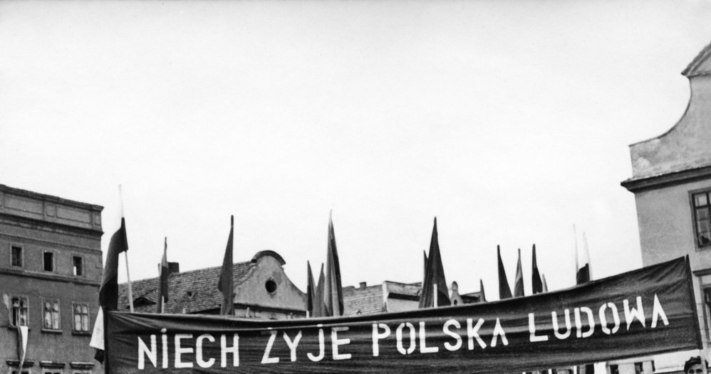 Zlot Związku Młodzieży Polskiej powiatu dzierżoniowskiego - czerwiec 1949 r. /Muzeum Niepodległości /East News