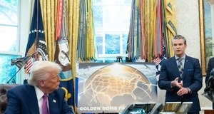 "Złota Kopuła" Trumpa. Prezydent USA ogłasza kosmiczny plan obrony