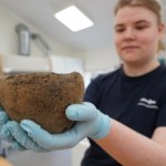 Złota nić i perły w grobach wikingów. Niesamowite odkrycie w Danii