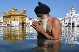 Złota Świątynia Sikhów. Tu każdy jest mile widziany i nigdy nie będzie głodny