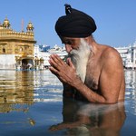 Złota Świątynia Sikhów. Tu każdy jest mile widziany i nigdy nie będzie głodny