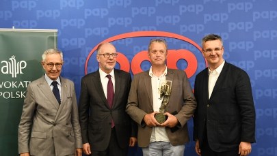 Złota Waga dla Tomasza Skorego. Dziennikarz RMF FM doceniony przez Naczelną Radę Adwokacką!