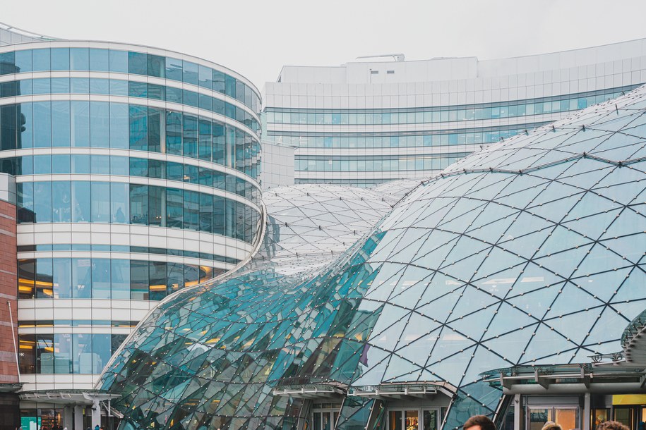 Złote Tarasy w Warszawie /Shutterstock