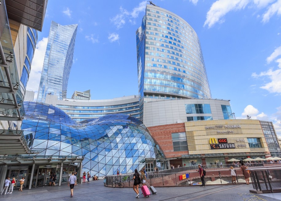 Złote Tarasy w Warszawie /Shutterstock