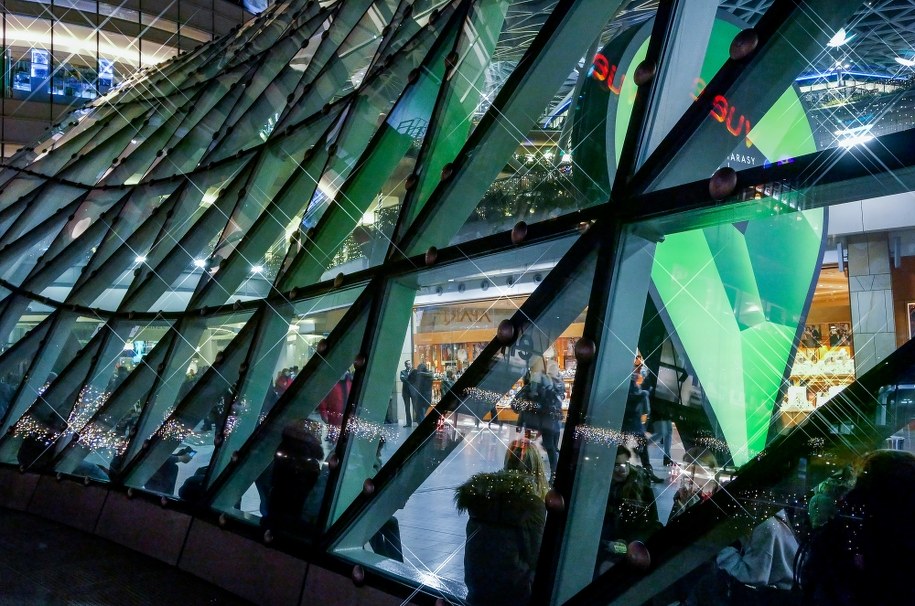 Złote Tarasy /Jerzy Ochoński   /PAP