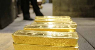 Złoto jest "bezpieczną przystanią" dla kapitału. Szczególnie w niepewnych czasach /AFP