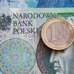 Złoty ciągle jeszcze mocny wobec euro. Obniżka stóp NBP może osłabić naszą walutę