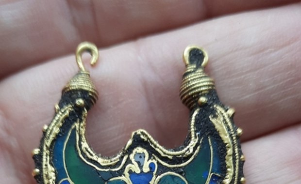 Złoty kolczyk z Bizancjum. Skarb wikinga w Danii 