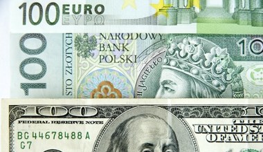 Złoty kończy tydzień relatywnie mocny. Dolar w odwrocie