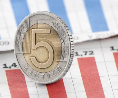 Złoty nadal traci. Euro za 4,67 zł, dolar ponad 3,96 zł