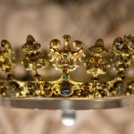 Złoty skarb sprzed wieków znów ujrzy światło dzienne! Historia odkrycia korony średzkiej