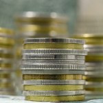 Złoty słabnie w oczach. "Prezes Glapiński postawił kropkę nad i"