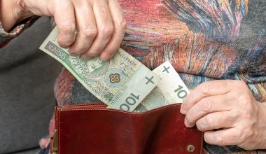 Złoty słabszy na koniec tygodnia. Zdecydowały dane o inflacji