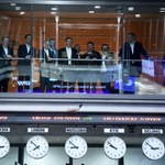 Złoty traci do euro i dolara, giełda w dół. Rynki pod presją polityki