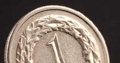 Złoty w poniedziałek delikatnie zyskiwał /&copy; Bauer