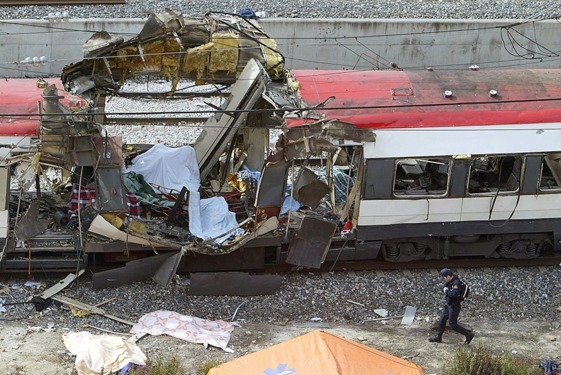 Zmachy w Madrycie w 2004 roku. Dziesięć bomb doprowadziło do śmierci 191 osób, w tym czworga Polaków /AFP