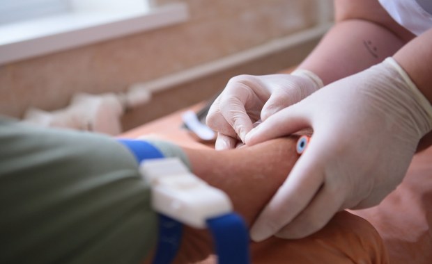 ​Zmarł "człowiek o złotym ramieniu". Jego krew uratowała 2,4 mln dzieci