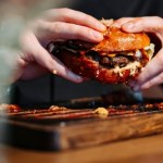 Zmarł cztery godziny po zjedzeniu hamburgera. Powodem rzadka alergia