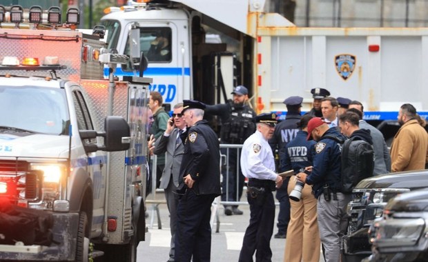 Zmarł mężczyzna, który podpalił się przed sądem w Nowym Jorku
