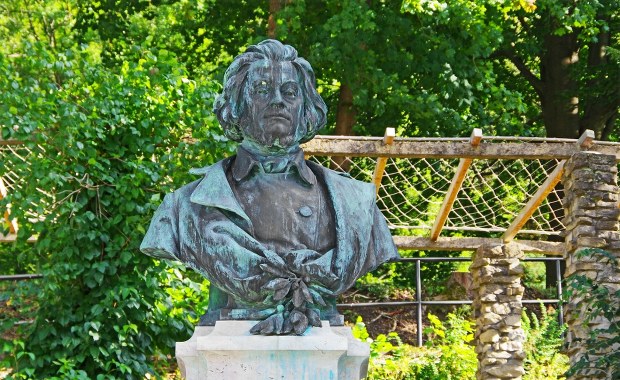 Zmarł na cholerę czy ktoś mu "pomógł"? Rocznica śmierci Adama Mickiewicza