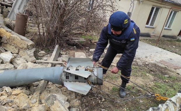 Zmasowane ostrzały w kilku obwodach Ukrainy. Są ranni i zabici [ZAPIS RELACJI]