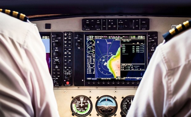 Zmęczeni piloci, presja na sprzedaż. Co się dzieje na europejskim niebie?