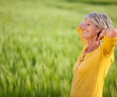 Zmęczona? Smutna? Co wpływa na twoje samopoczucie, gdy przechodzisz menopauzę?
