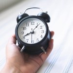 Zmiana czasu z letniego na zimowy. W który weekend przestawiamy zegarki? 