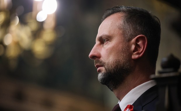 Zmiana konstytucji. Szef MON: To nie przepisy są do wymiany, to my możemy się poprawić