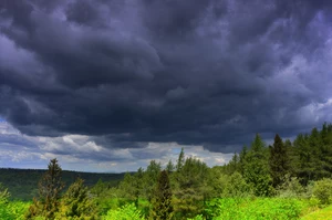 Zmiana pogody. Nadchodzą gwałtowne burze i silny wiatr