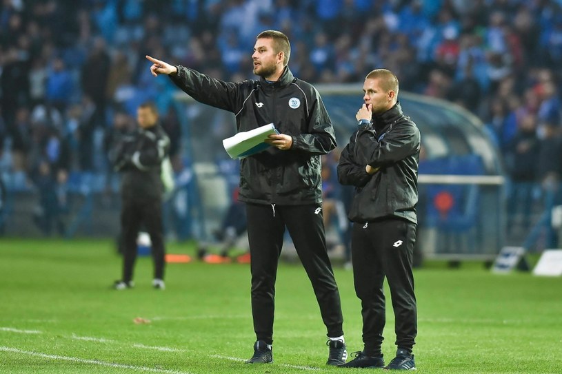 Zmiana w Ekstraklasie, Warta bierze trenera w wieku piłkarzy
