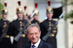 Zmiana warty w Pałacu Elizejskim. Hollande zaprzysiężony na prezydenta