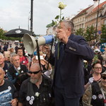 Zmiana wyroku ws. blokowania marszu smoleńskiego. Władysław Frasyniuk znów przed sądem
