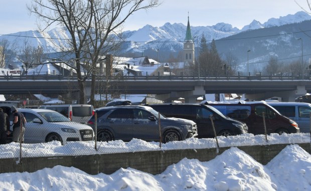 Zmiany dla turystów od grudnia. Parkowanie w Zakopanem płatne też w weekendy