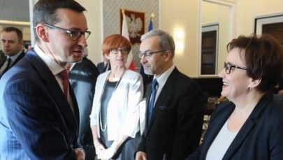 Zmiany w rządzie, premier na kolacji w Brukseli i aborcja