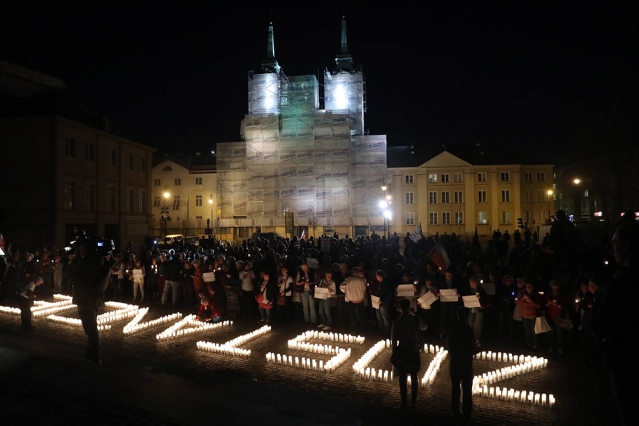 Zmiany w ustawie o Sądzie Najwyższym, które wprowadził rząd wywołały falę demonstracji /	Tomasz Gzell   /PAP