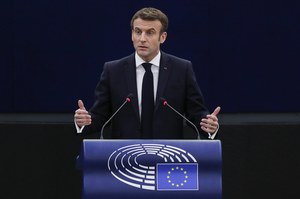 Zmiany ws. aborcji? Macron chce wpisać ją do Karty praw podstawowych UE 