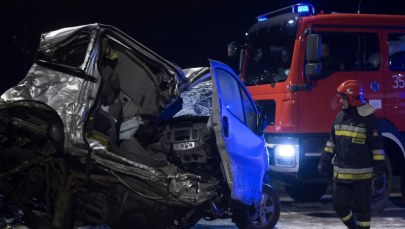 Zmiażdżone auta, roztrzaskane barierki. Karambol na drodze S8