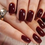 Zmień manicure na jesień. Te kolory robią prawdziwy efekt WOW