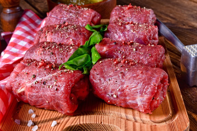 Zminimalizuj udział czerwonego mięsa w posiłkach /123RF/PICSEL