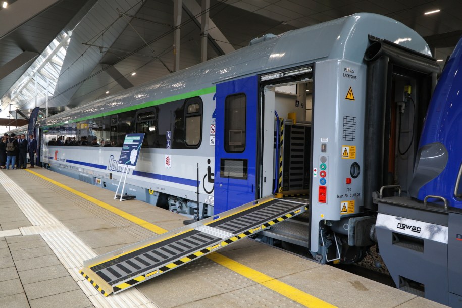 Zmodernizowany wagon Combo /Paweł Supernak /PAP