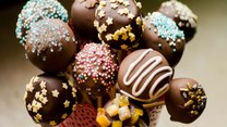 Zmysłowe smaki: Ciasto na patyczkach (cake pops)