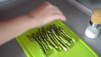 Zmysłowe smaki: Jak gotować zielone szparagi
